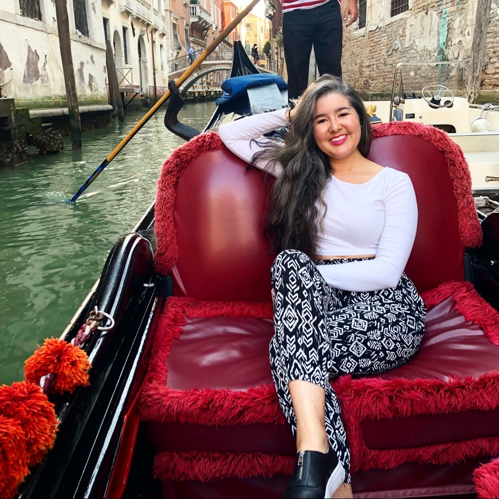 Meet your Posher, Nicole